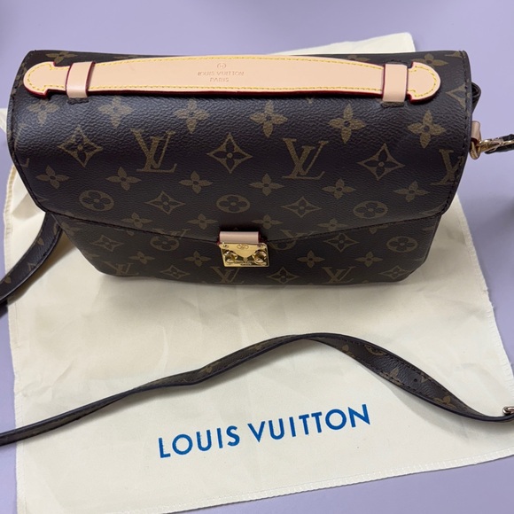Louis Vuitton Monogram Brown Crossbody Bag - Picture 1 of 10
